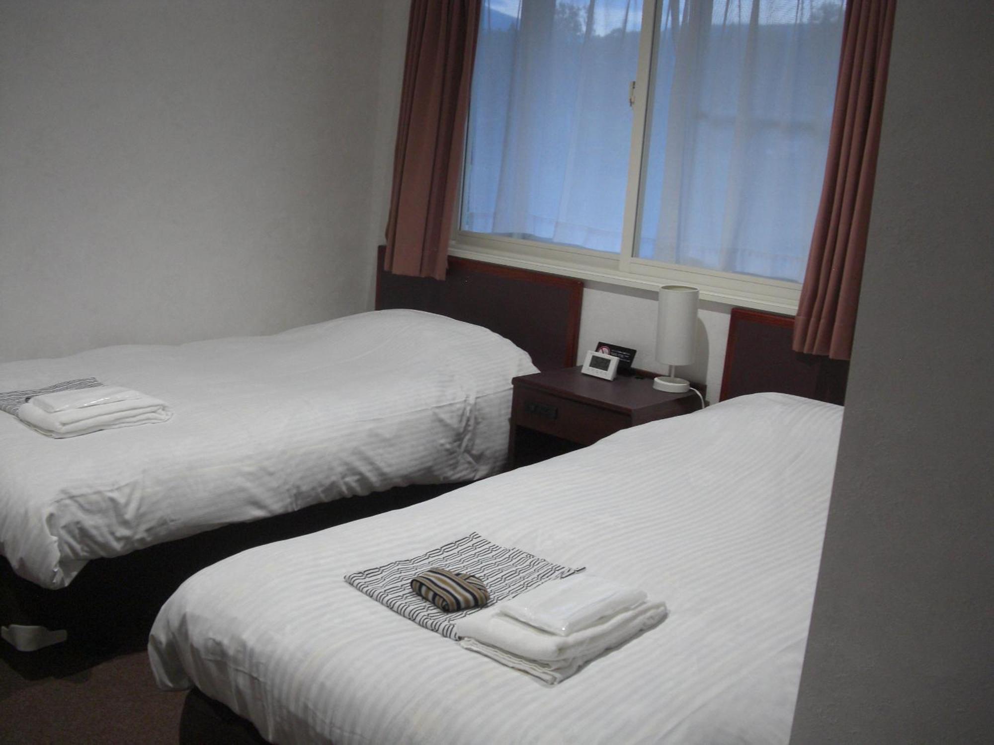 Akakura Yours Inn Миоко Екстериор снимка