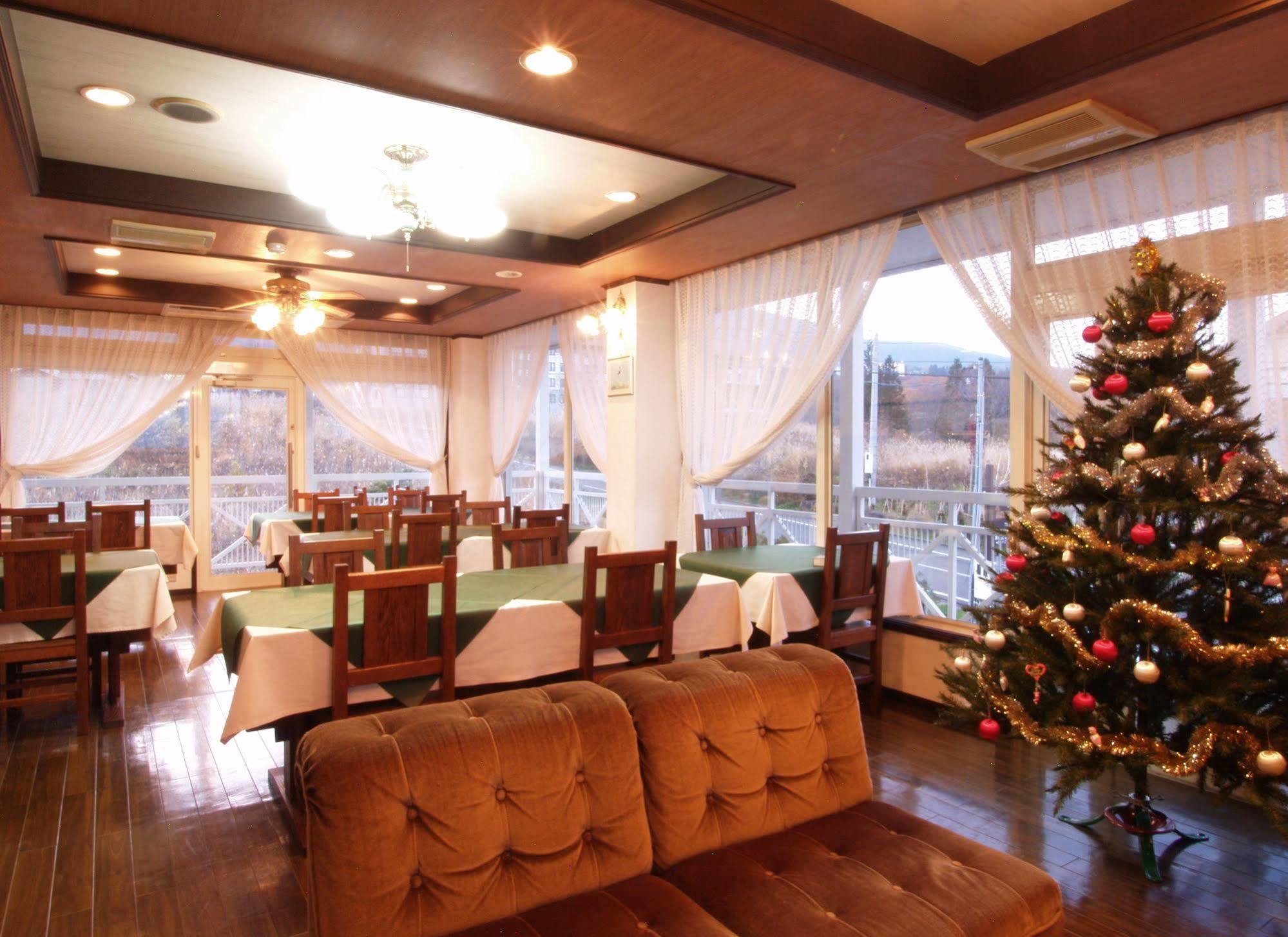 Akakura Yours Inn Миоко Екстериор снимка